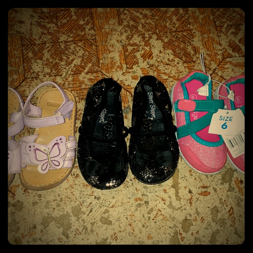 Toddler shoes  size 6
